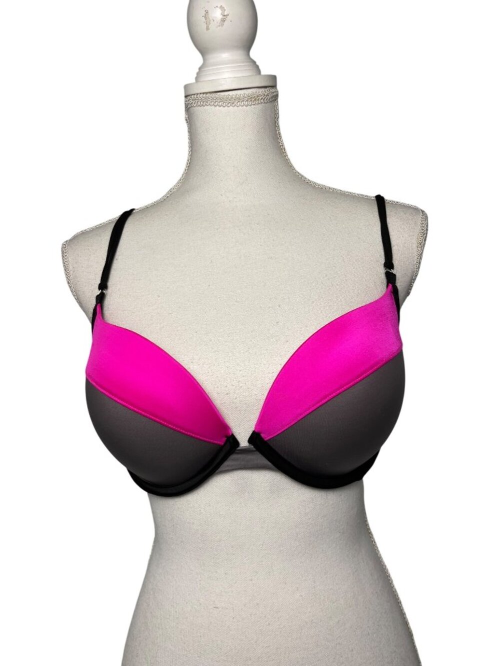 Victoria's Secret Very Sexy Push-Up Bra 36C Pink and Grey USED